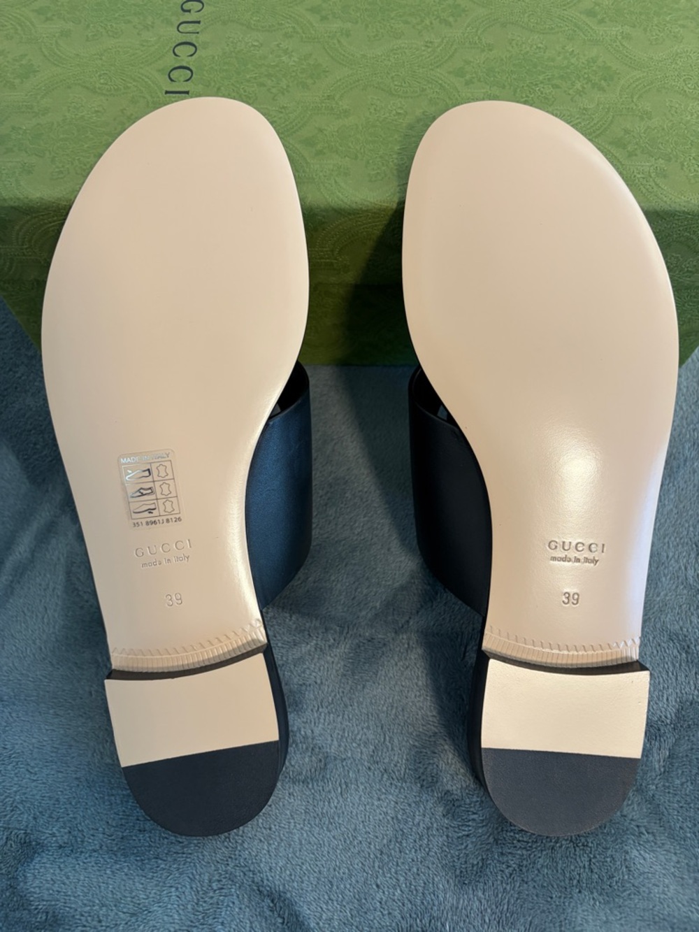 Gucci Black Leather Thong Slide Sandals with Beige Insole - Picture 8 of 9